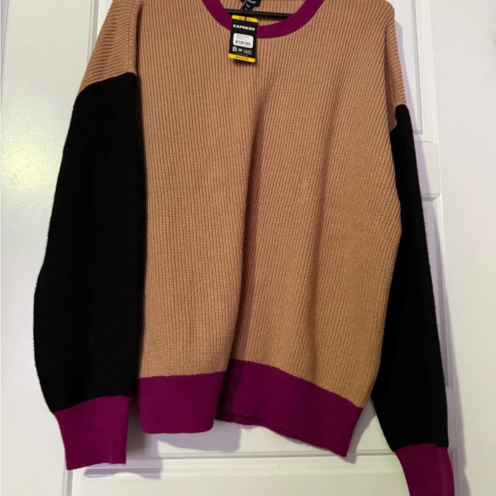 Express sweater - Picture 3 of 3